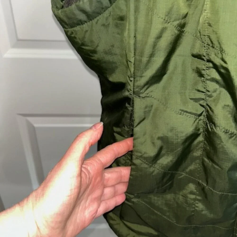 REI Women's Medium Vest Green with Fleece Lining EUC - Picture 8 of 9